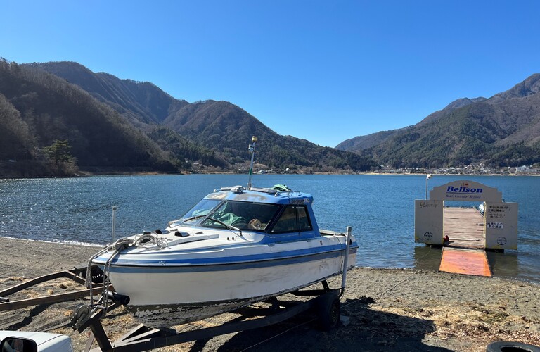 【山梨】二級船舶免許取得　穏やかな河口湖で　